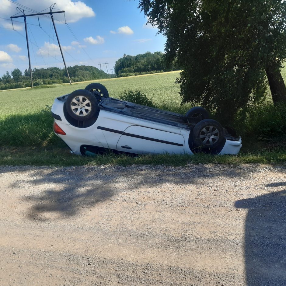 Alkoholis sulėtina reakciją ir pakerta vairavimo įgūdžius tiek jaunam, tiek patyrusiam vairuotojui