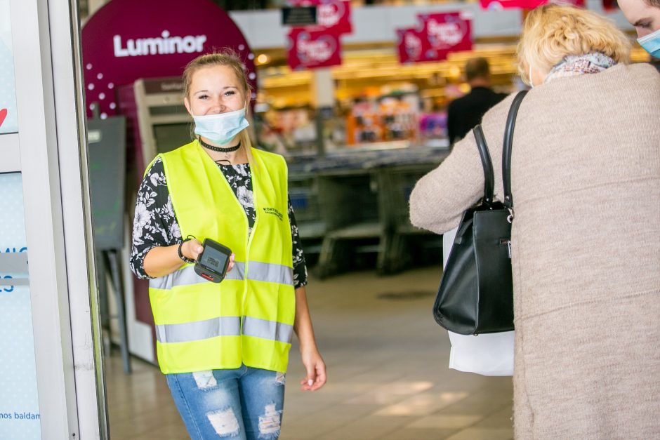 Pirmoji masinių ribojimų diena: aistros dėl sąskaitų, močiutės ir teisės pasirinkti