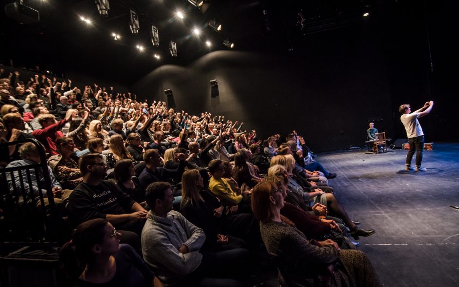 Improvizacijos teatras „Kitas kampas“ Kaune pristatys premjerą „Ieškau žmogaus“