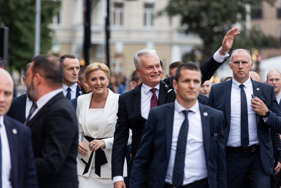 Triumfo eisenoje valdovų keliu nuėję tūkstančiai vilniečių giedojo Tautišką giesmę