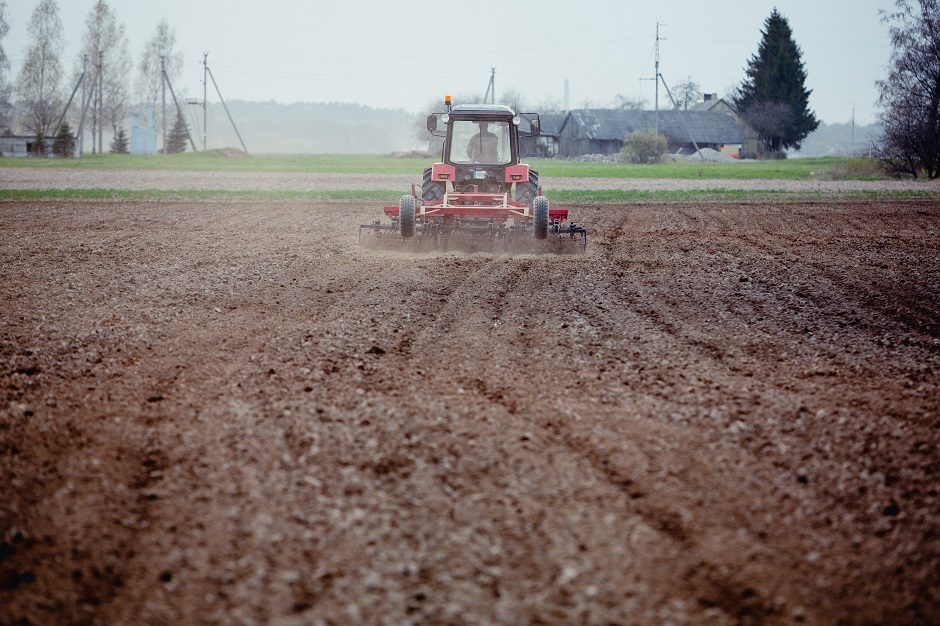 Dėl šilto balandžio kai kurie ūkininkai sėją pradėjo trimis savaitėmis anksčiau