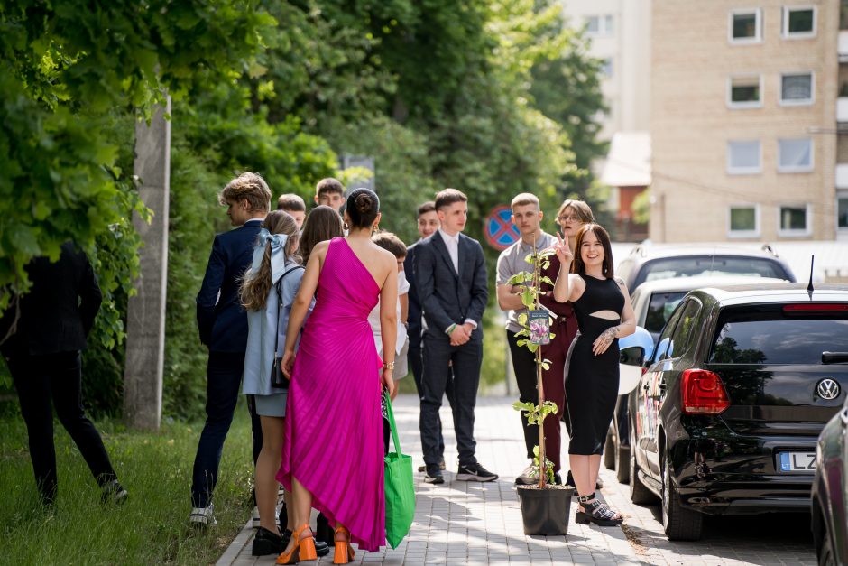 Skamba paskutinis skambutis: Kauno abiturientai nusiteikę švęsti iš širdies