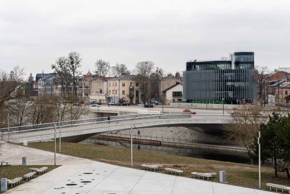 Nauja pasivaikščiojimų erdvė: „Mokslo salą“ jau galima apžvelgti nuo stogo