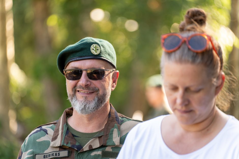 Šauliai švenčia: atidarė ąžuolų parką ir išjudėjo į trijų dienų 160 km žygį