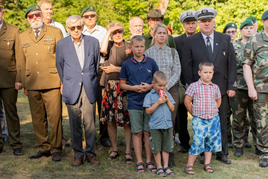 Šauliai švenčia: atidarė ąžuolų parką ir išjudėjo į trijų dienų 160 km žygį