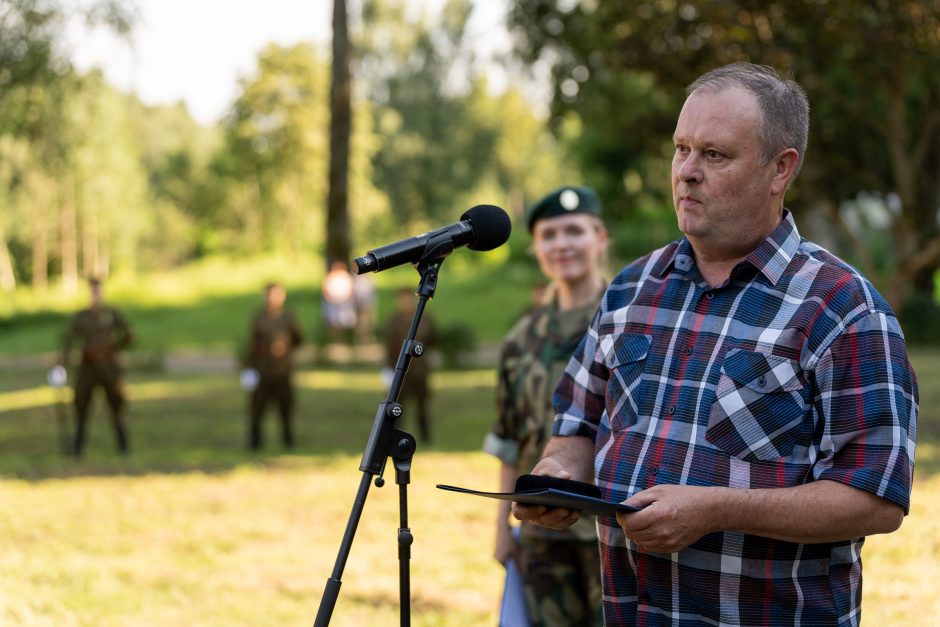 Šauliai švenčia: atidarė ąžuolų parką ir išjudėjo į trijų dienų 160 km žygį