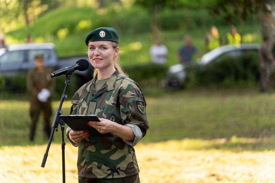 Šauliai švenčia: atidarė ąžuolų parką ir išjudėjo į trijų dienų 160 km žygį