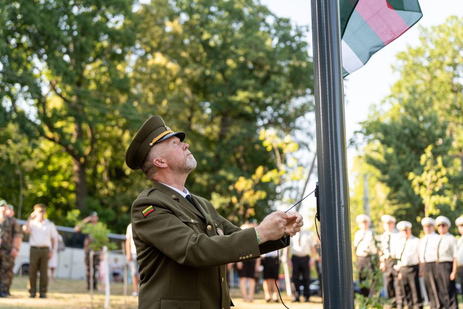 Šauliai švenčia: atidarė ąžuolų parką ir išjudėjo į trijų dienų 160 km žygį