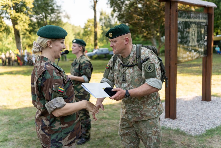 Šauliai švenčia: atidarė ąžuolų parką ir išjudėjo į trijų dienų 160 km žygį