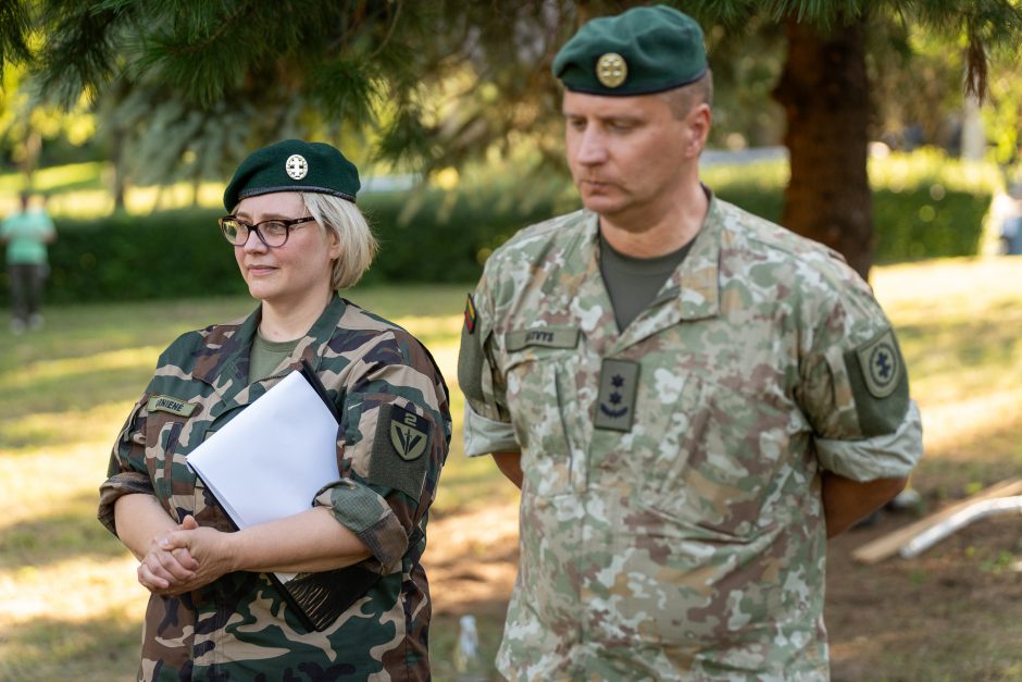 Šauliai švenčia: atidarė ąžuolų parką ir išjudėjo į trijų dienų 160 km žygį