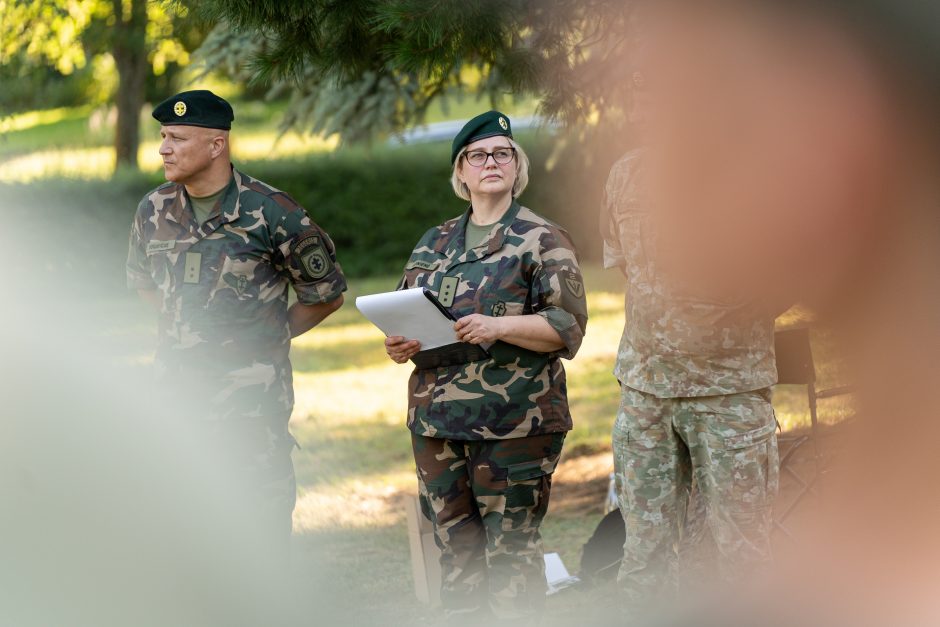 Šauliai švenčia: atidarė ąžuolų parką ir išjudėjo į trijų dienų 160 km žygį