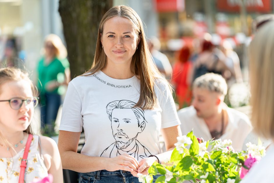 Laisvės alėja vėl nusidriekė šventiniai kaimynų stalai