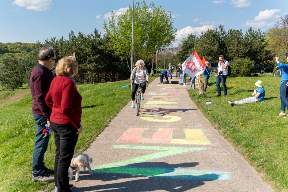 Naujos gatvės tiesimui nepritariantys Žemųjų Šančių gyventojai paminėjo protesto akcijos penkmetį