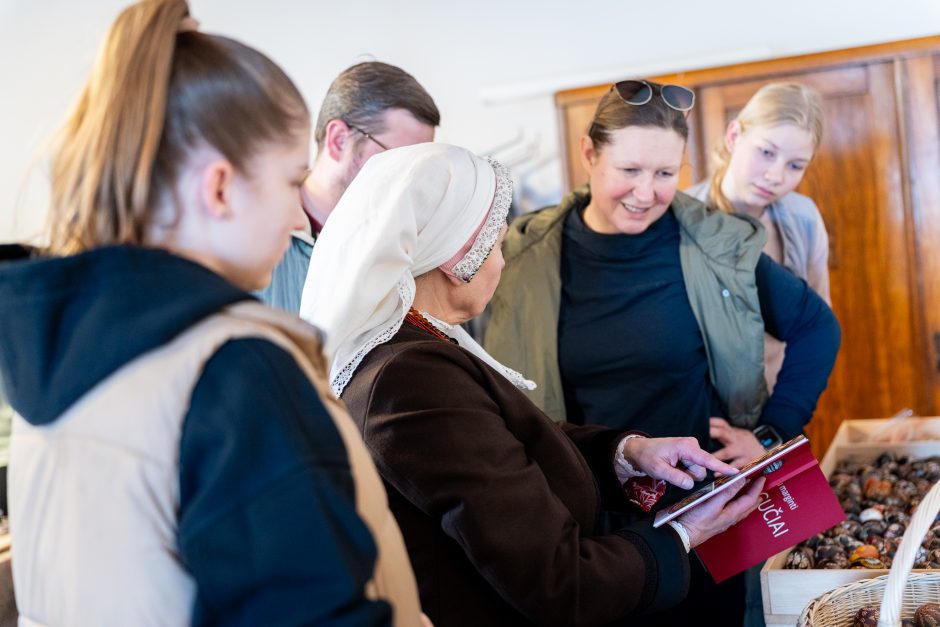 Velykų šventė Rumšiškėse: žmonės mėgavosi geru oru ir pramogomis  