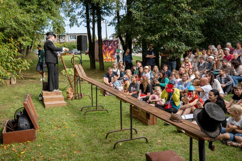 Spektaklio herojumi Ramučiuose tapo vėžlys