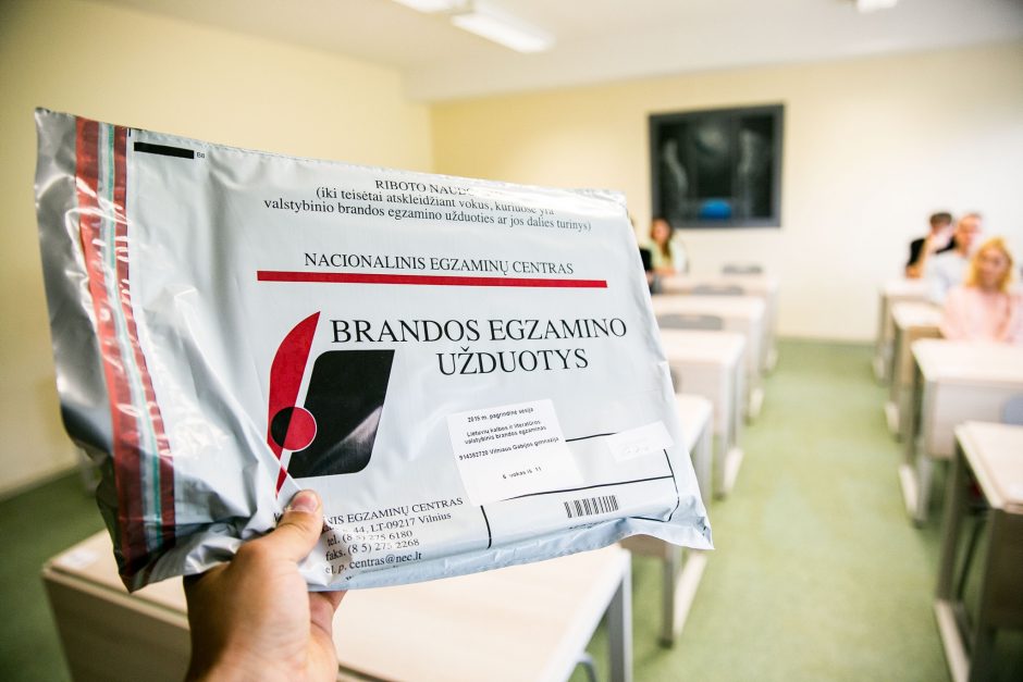 Pradedami skelbti brandos egzaminų rezultatai: atnaujinta skelbimo sistema