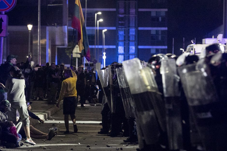 Opozicija inicijuos parlamentinį tyrimą dėl riaušių prie Seimo malšinimo