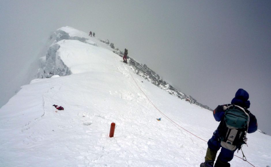 Nepalas išdavė rekordiškai daug leidimų kopti į Everestą