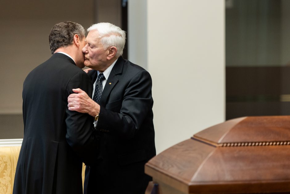 G. Nausėda: A. Adamkienė Lietuvai dovanojo eleganciją, pagarbą, labdarystės tradicijas