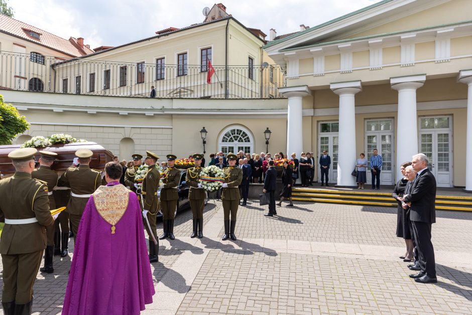 G. Nausėda: A. Adamkienė Lietuvai dovanojo eleganciją, pagarbą, labdarystės tradicijas