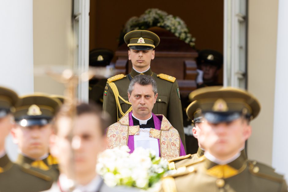 G. Nausėda: A. Adamkienė Lietuvai dovanojo eleganciją, pagarbą, labdarystės tradicijas