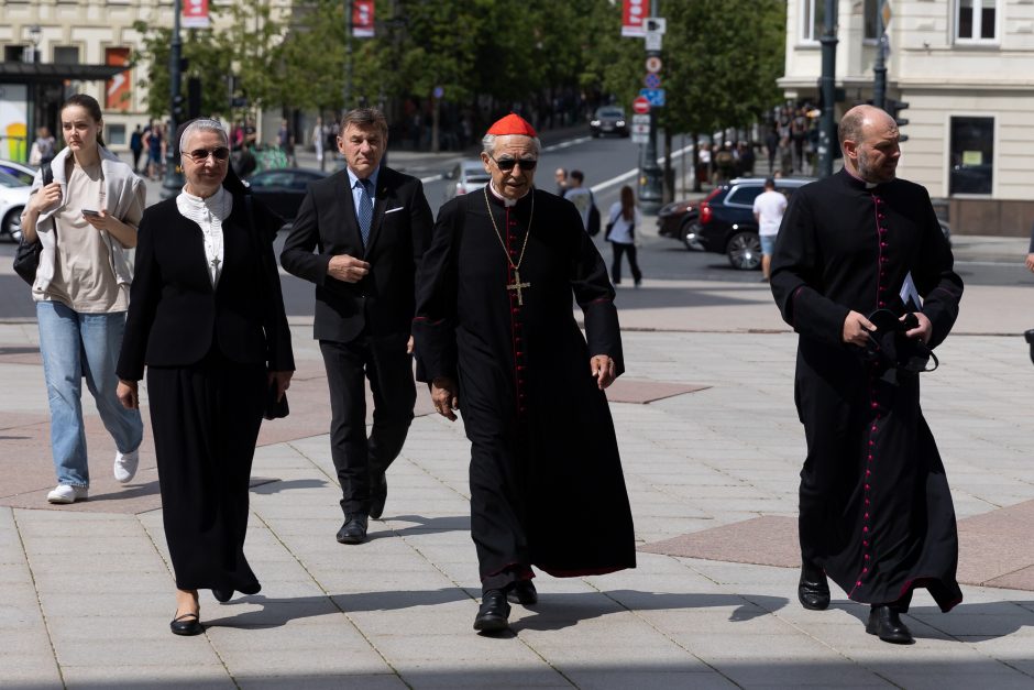 G. Nausėda: A. Adamkienė Lietuvai dovanojo eleganciją, pagarbą, labdarystės tradicijas