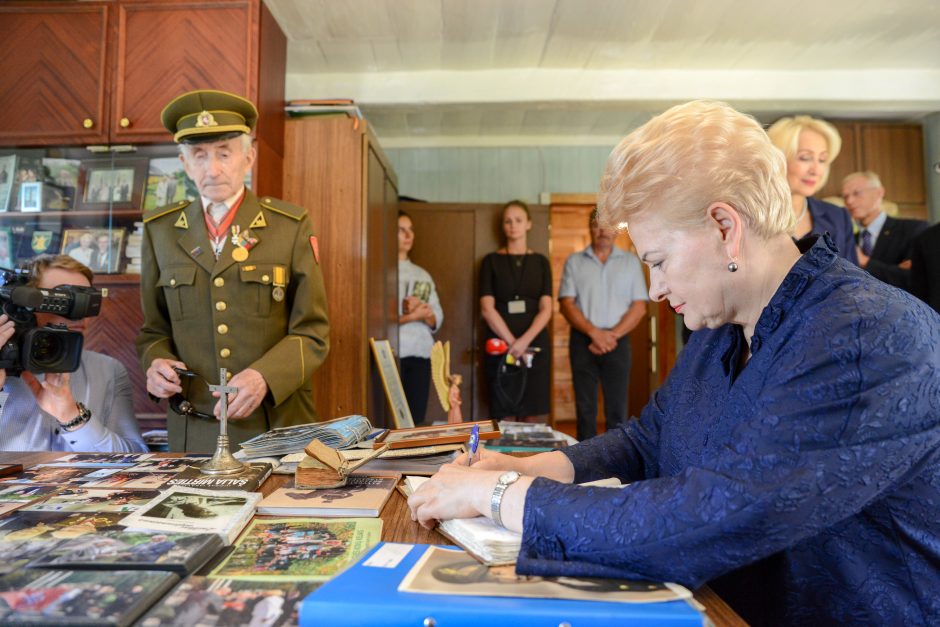 Prezidentė apie partizanus: tautos didvyriai niekada nebus pamiršti