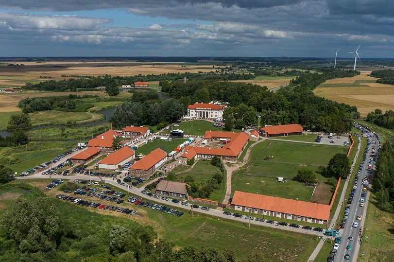 Ilgąjį Žolinių savaitgalį – Pakruojo festivalis su Dž. Butkute (programa)