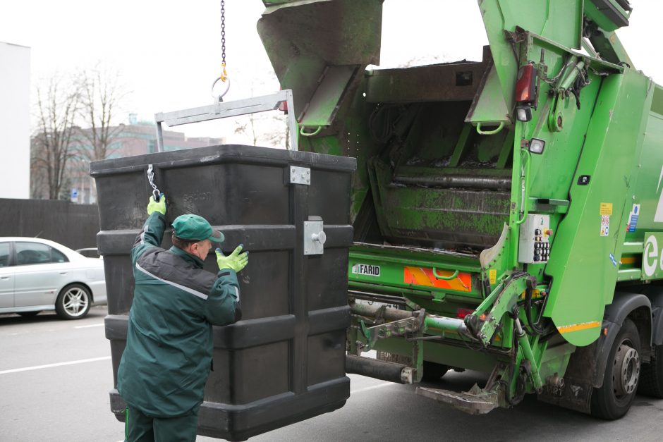 Vilniuje „Ekonovus“ šiukšliavežė mirtinai sužalojo darbuotoją