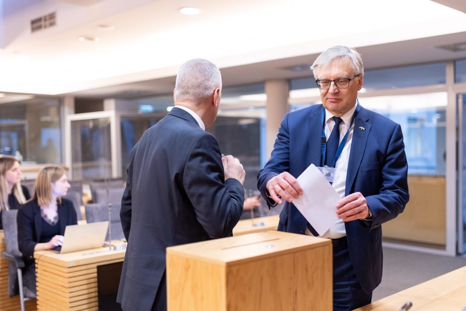 Seimas dėl priesaikos sulaužymo panaikino P. Gražulio mandatą