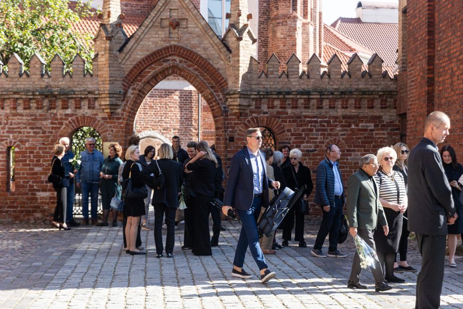 Į paskutiniąją kelionę išlydėta garsi gydytoja R. Valiūnienė