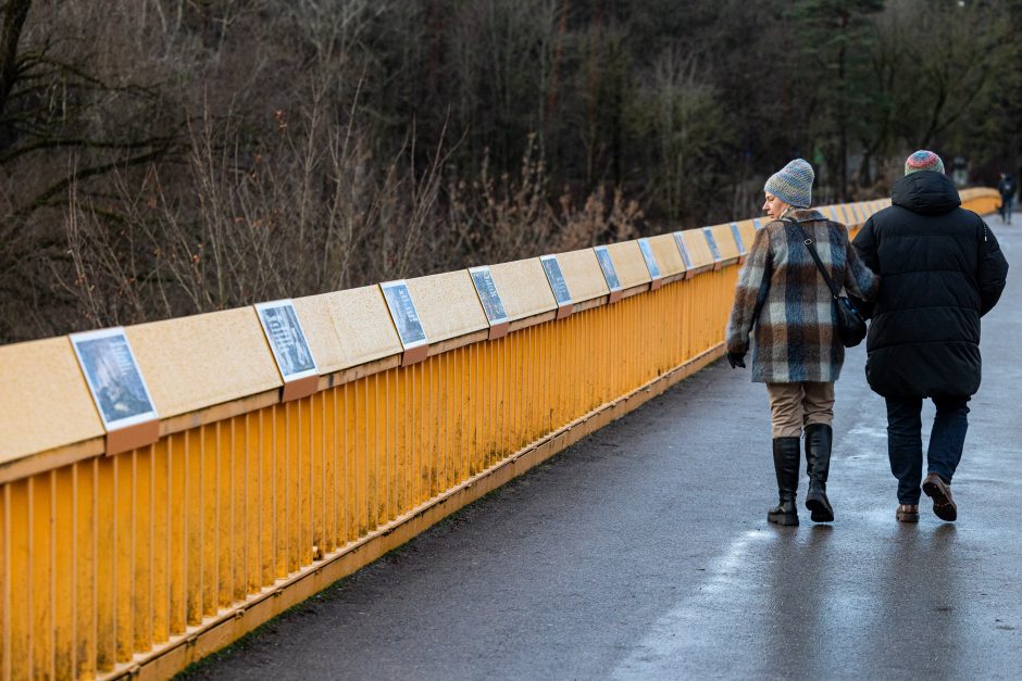 Ant tilto į Vilniaus Vingio parką – instaliacija, kviečianti rūpintis psichikos sveikata