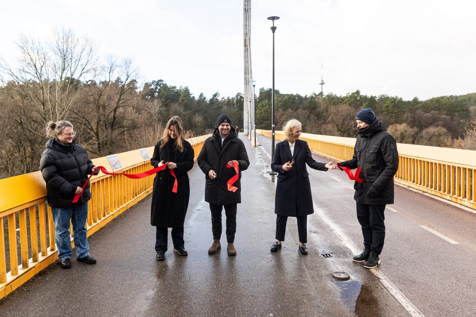 Ant tilto į Vilniaus Vingio parką – instaliacija, kviečianti rūpintis psichikos sveikata