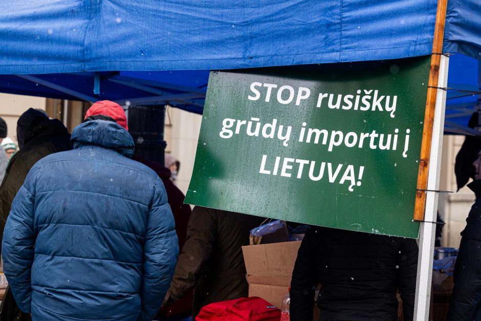 Premjerė: nėra iki galo teisinga sakyti, kad ūkininkų niekas negirdi