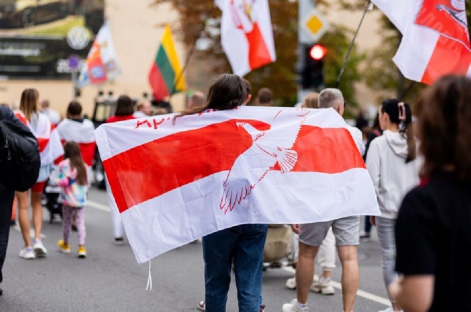 „Tikiuosi, kad jis mirs“: kelios dešimtys baltarusių protestuoja prieš A. Lukašenkos režimą