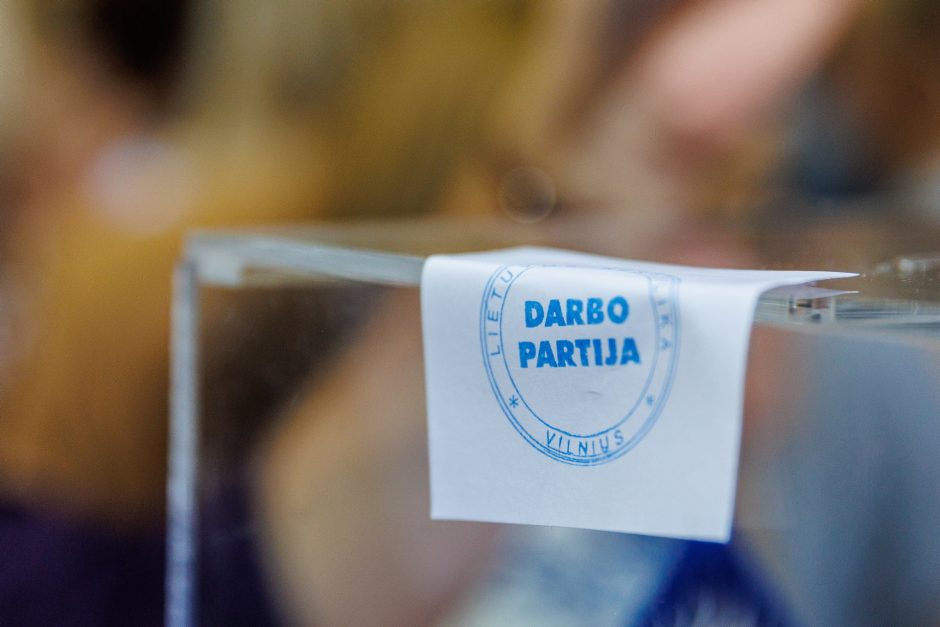 Darbo partija nuo politinės arenos trauktis neketina – tebeieško, su kuo jungtis