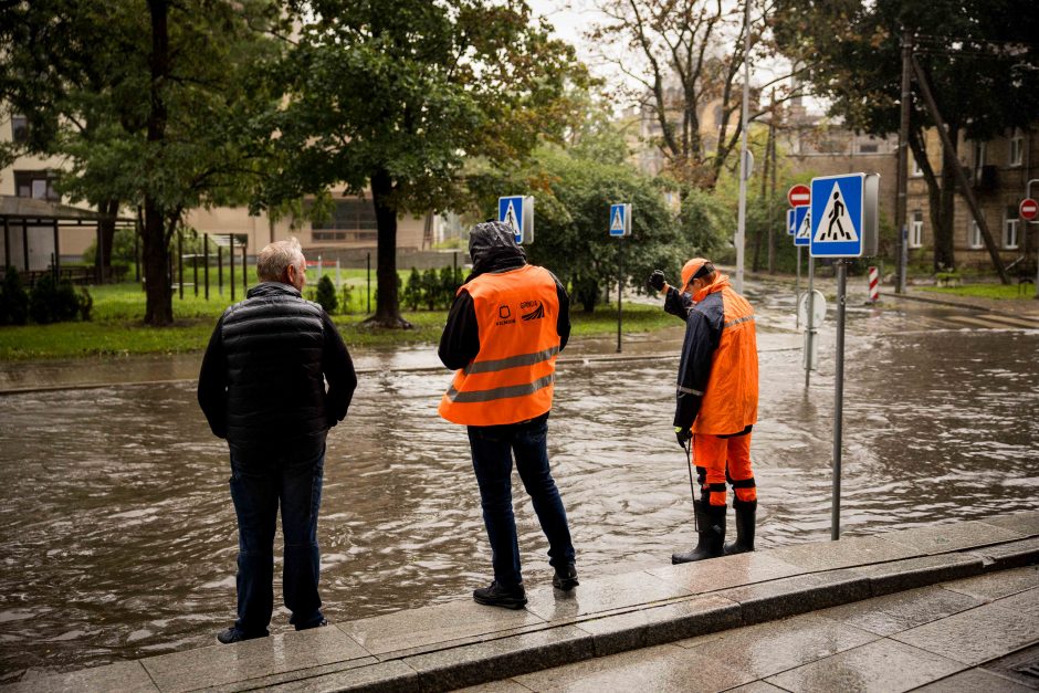 Gyventojai užgulė tarnybas: per valandą – 800 pagalbos skambučių