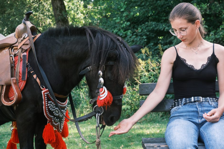 Garsusis festivalis Lekėčiuose: ir apranga, ir šakočiai – su mėlynėmis