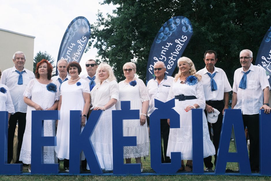 Garsusis festivalis Lekėčiuose: ir apranga, ir šakočiai – su mėlynėmis