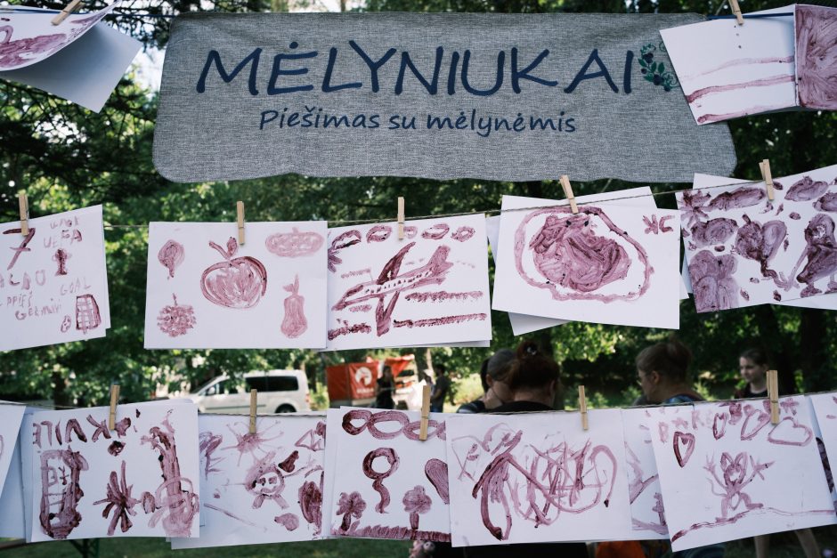 Garsusis festivalis Lekėčiuose: ir apranga, ir šakočiai – su mėlynėmis