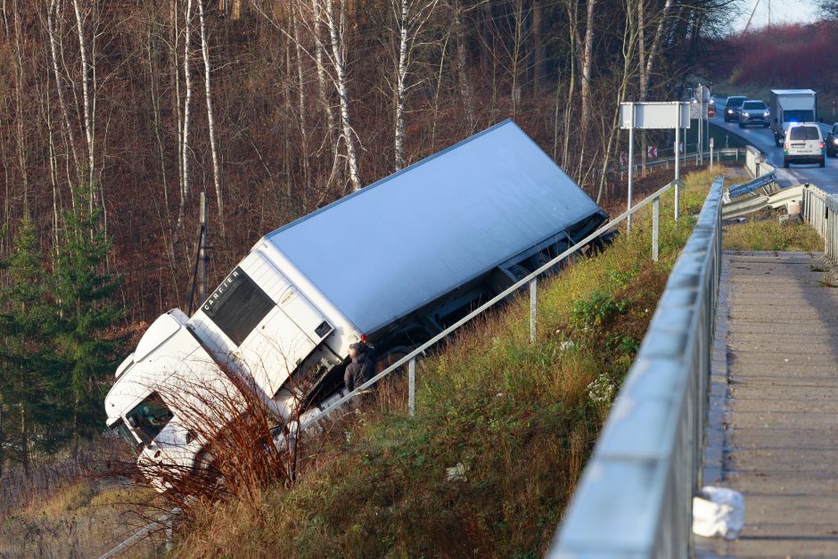 Kauno gatvėse – sudėtinga situacija: vėluoja viešasis transportas