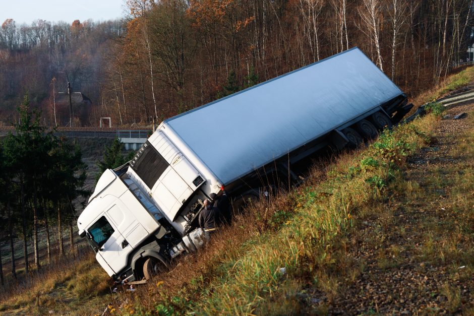 Kauno gatvėse – sudėtinga situacija: vėluoja viešasis transportas