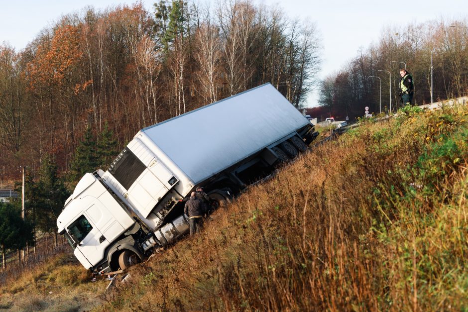 Kauno gatvėse – sudėtinga situacija: vėluoja viešasis transportas