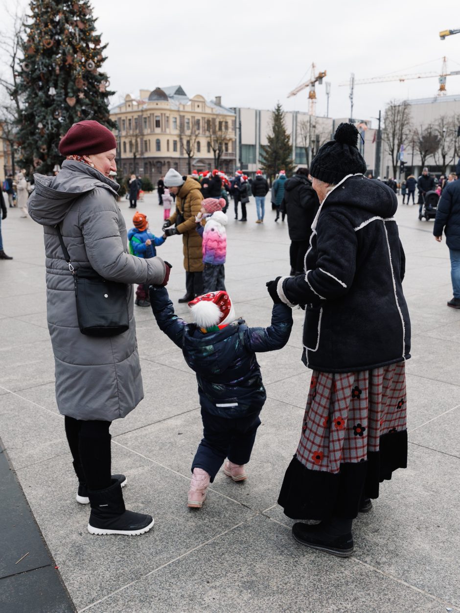 Kalėdų akimirkos prie Kauno eglės