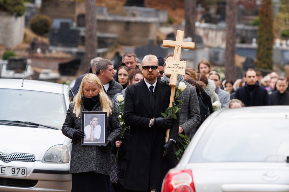 Karmėlavos kapinėse amžinojo poilsio atgulė A. Jagelavičiūtė