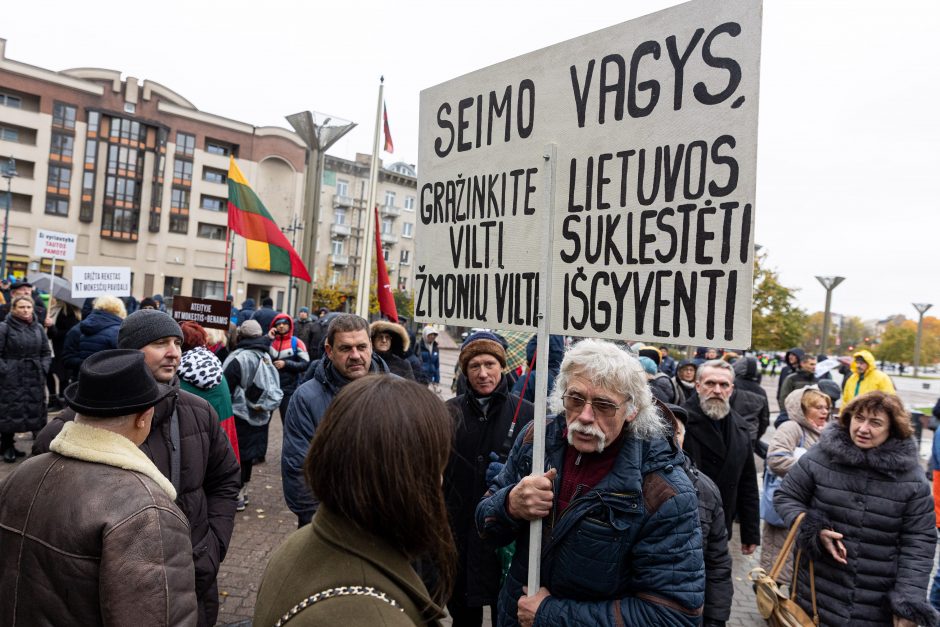 Protestas dėl NT mokesčio: jeigu matysiu, kad iš manęs atima namus, aš juos sudeginsiu