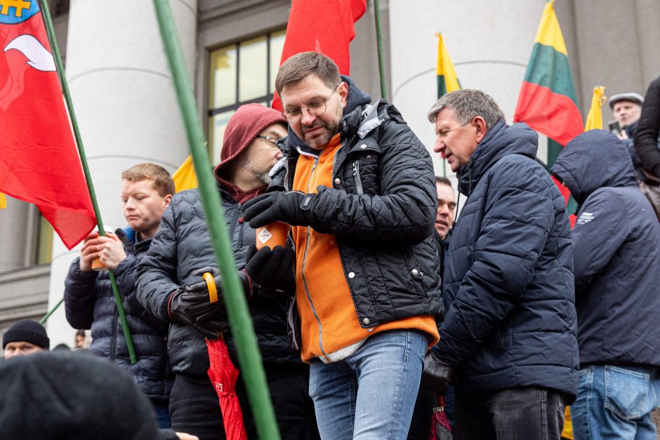 Protestas dėl NT mokesčio: jeigu matysiu, kad iš manęs atima namus, aš juos sudeginsiu