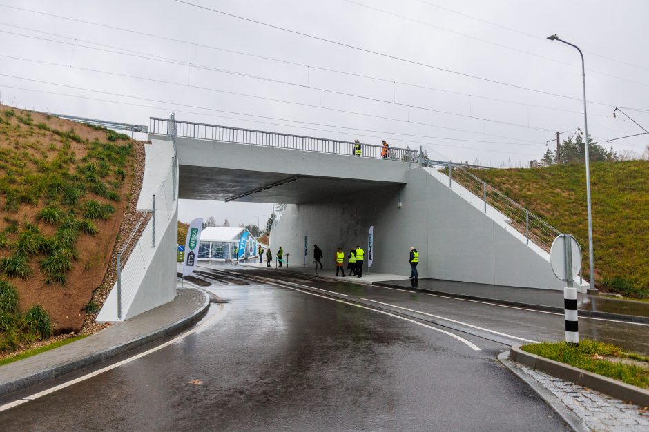 Atidarytas naujas tunelis ties Vievio geležinkelio pervaža