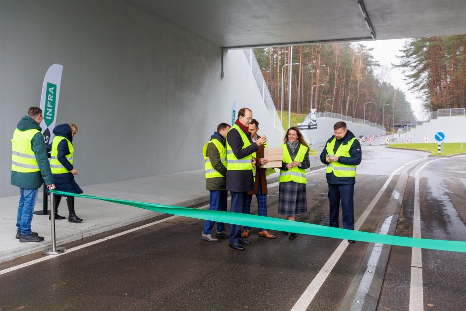 Atidarytas naujas tunelis ties Vievio geležinkelio pervaža