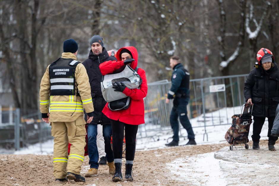 Pareigūnai neigia gandus: į vėliau sprogusį Viršuliškių daugiabutį vyko dėl kitos priežasties